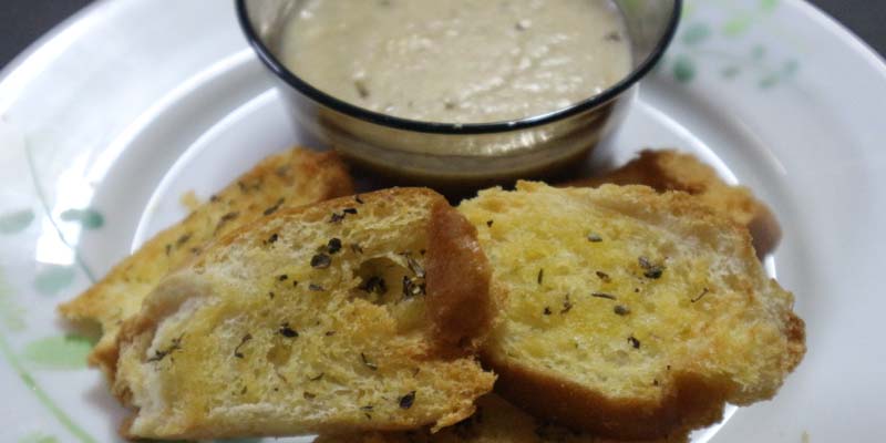 Mushroom Soup With Bread